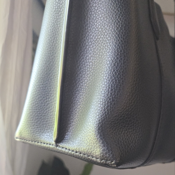 EUC Tory Burch Women's Perry Small Triple Compartment Tote black w red, leather - Picture 5 of 12